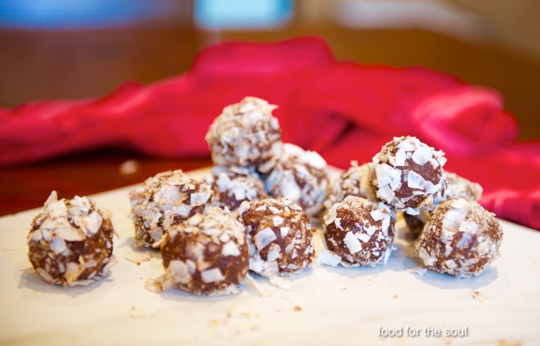 Energy Balls with Nuts and Dried Fruit