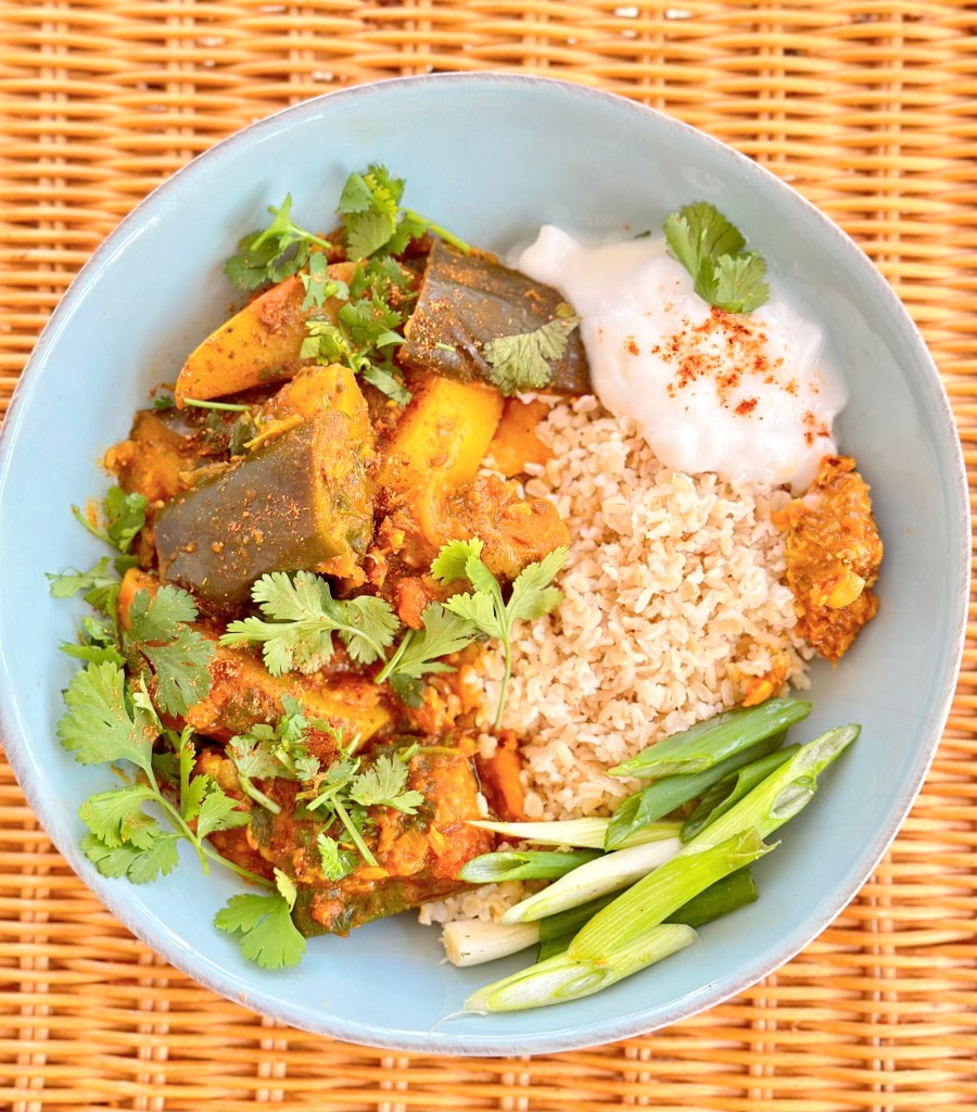 A simple yet healthy and soulful recipe for Aloo Baigan with the added depth of kasuri methi